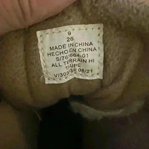 Never been work Old Navy faux fur hiking boots size 9 - Picture 10 of 12